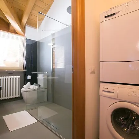 Apartment Sleeps 2 Pool Air Con *