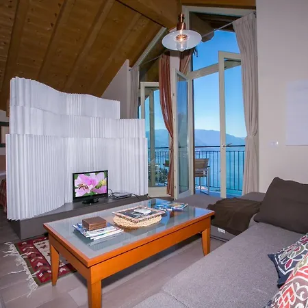 Sleeps 2 Pool Air Con